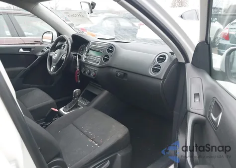 2013 Volkswagen Tiguan S z USA, uszkodzony, nr VIN WVGBV3AX1DW611628